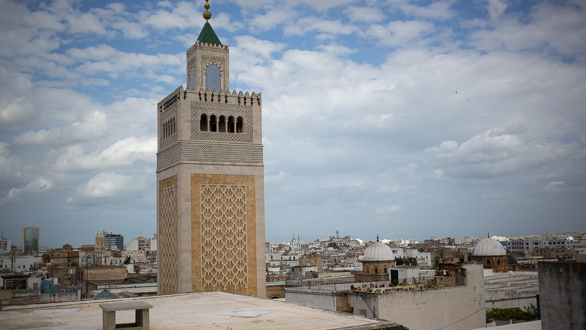 Na starym mieście (medynie) Tunisu, w trakcie ramadanu, corocznie organizowany jest słynny Festiwal Medyny. Będąc w lipcu w Tunezji warto zajrzeć wieczorem na stare miasto, by poczuć tę wyjątkową atmosferę.