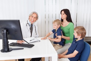 NFZ: Wzrośnie wycena wybranych świadczeń dla dzieci. Projekt w konsultacjach