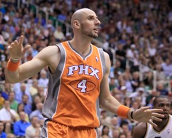 Gortat zdobył 10 punktów i miał 6 zbiórek. Suns wygrali sparing