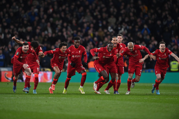 Radość piłkarzy Liverpoolu po wygraniu Pucharu Ligi Angielskiej