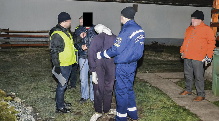 Miután színt vallott, visszavitték a helyszínre T. Gábort, hogy megmutassa, mi hogy történt /Fotó: POLICE.HU