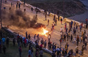 Marokańczycy walczą z policją przy granicach hiszpańskiej Ceuty