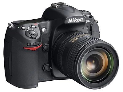 Nikon D300S, jako pierwszy w tej klasie aparatów cyfrowych, umożliwia korzystanie z dwóch standardów nośników danych - CF (Compact Flash) i SD (Secure Digital)