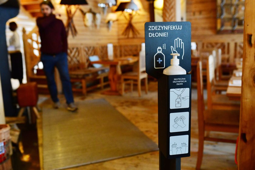 Restauracje mimo obostrzeń otwierają się dla klientów