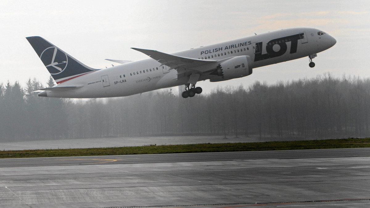 Dreamliner LOT-u został w niedzielę wycofany z rejsu tuż przed odlotem do Monachium.