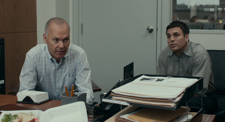 Michael Keaton i Mark Ruffalo w filmie "Spotlight"