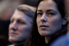 Paparaci uslikali PRVI SUSRET Ane Ivanović i BASTIJANOVE NOVE DEVOJKE i svi komentarišu kako su se obukle: Bugarka SILVA u preuskoj haljini ISTAKLA SVE OBLINE