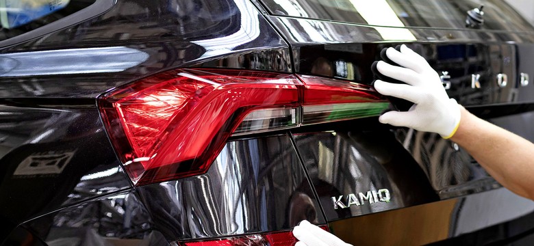 Skoda zamyka fabryki. Pracownicy dostaną 75 proc. pensji