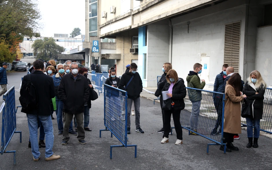 Red za vakcinu u Zagrebu