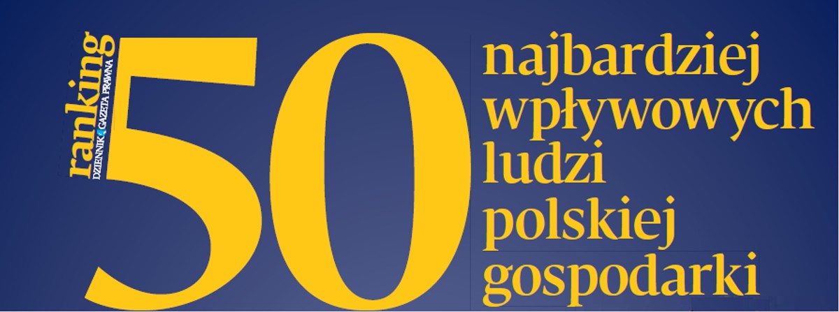 Trzy dni temu opublikowaliśmy listę 50 najbardziej wpływowych prawników AD 2016. Wzbudziła duże zainteresowanie >" href="http://prawo.gazetaprawna.pl/galerie/1015440,duze-zdjecie,1,50-najbardziej-wplywowych-prawnikow-2016.html">RANKING 50 NAJBARDZIEJ WYPŁYWOWYCH PRAWNIKÓW >> . I kontrowersje. Z oczywistych względów znaleźli się na niej m.in. bohaterowie afer reprywatyzacyjnych, choć układając ranking, nie przewidywaliśmy, że jego publikacja zbiegnie się w czasie z zatrzymaniem niektórych i aresztowaniem przez sąd. W zestawieniu 50 najbardziej wpływowych osób w polskiej gospodarce nie ma takich, których wizerunku lub nazwiska nie możemy w pełni ujawnić ze względu na toczące się śledztwa. Sporo na liście urzędników lub osób tak czy inaczej związanych z administracją. Jest to jakiś znak czasu: żywioły rynkowe są przez państwo ujarzmiane w większym stopniu, niż byliśmy do tego przyzwyczajeni w wielu ostatnich latach. Nie, na pierwszym miejscu nie ma tym razem Jarosława Kaczyńskiego, prezesa PiS, prawnika i polityka, który bezsprzecznie w największym stopniu w zeszłym roku oddziaływał na polską rzeczywistość. Zaważyło to, że choć jego wpływ obejmuje również gospodarkę (przykładowo odwołanie ministra skarbu, likwidacja samego ministerstwa i fala zmian personalnych w spółkach kontrolowanych przez państwo nie obyły się bez jego wiedzy i zapewne przyzwolenia), to jednak jej stery za pośrednictwem premier Beaty Szydło oddał – starym dobrym zwyczajem – w ręce tych, którzy są jej praktykami. Dlatego na najwyższym stopniu podium znalazł się wicepremier Mateusz Morawiecki (dawniej finansista). Nie tylko skupił – jak nikt wcześniej – w swoich rękach ogromną realną władzę nad gospodarką jako szef dwóch kluczowych resortów: rozwoju i finansów, ale też obrał – co wydaje się ciekawe – rolę tego, który ma ambicję kreowania życia gospodarczego, nadawania mu kierunku i realizowania nie tylko doraźnych, ale i strategicznych państwowych celów gospodarczych, zarówno krótkoterminowych (np. utworzenie Polskiego Funduszu Rozwoju i przejęcie kontroli nad Bankiem Pekao), jak i długofalowych (czego dobrym przykładem jest Plan Budowy Kapitału, część Planu na rzecz Odpowiedzialnego Rozwoju). Będziemy pilnie śledzić, co z tego wynika. Kolejne miejsce przypadło minister rodziny, pracy i polityki społecznej Elżbiecie Rafalskiej. Kojarzymy ją pewnie wszyscy – a znakomita większość uważa to skojarzenie za bardzo dobre – z programem 500 plus, czyli spektakularnym „ożywieniem gospodarczym” w wymiarze rodzinnym. Nie zapomnieliśmy też o tym, że jak zawsze nasza gospodarka jest częścią (a niekiedy zakładnikiem) europejskiego i globalnego systemu naczyń połączonych. Przykłady? Na naszej liście... Krzysztof Jedlak, redaktor naczelny Dziennika Gazety Prawnej KLIKNIJ NA ZDJĘCIE I PRZEJDŹ DO RANKINGU