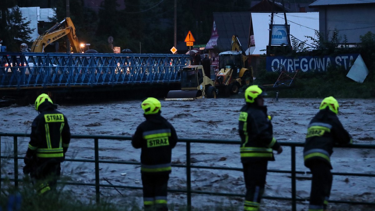 Biały Dunajec: most na Zakopiance został zamknięty z powodu groźby zawalenia