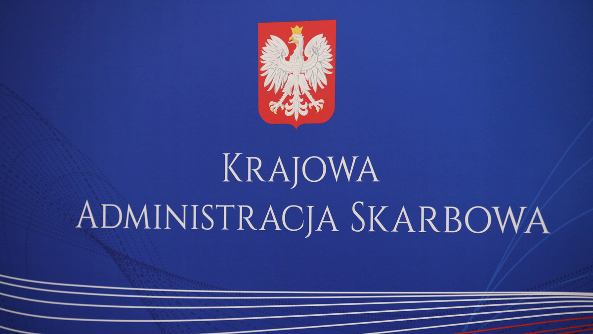 Funkcjonariusze mazowieckiej Krajowej Administracji Skarbowej znaleźli w bagażu obywatela Ukrainy ponad 4 tys. ampułek niewiadomego pochodzenia, zawierających w swoim składzie wyciąg z krwi zwierzęcej - poinformowała dziś Izba Administracji Skarbowej w Warszawie.