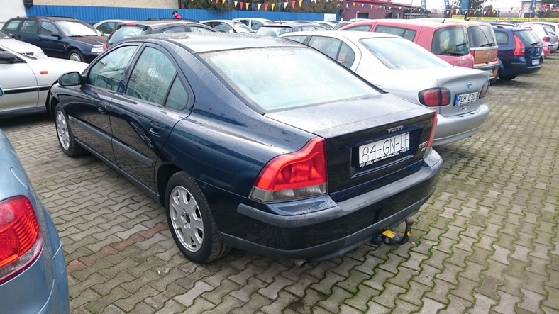 Auto z ogłoszenia - Volvo S60 ładne tylko na zdjęciach