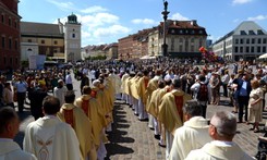 O. Gużyński: Głosy biskupów nie są słuchane. Głównym pasterzem został prezes PiS