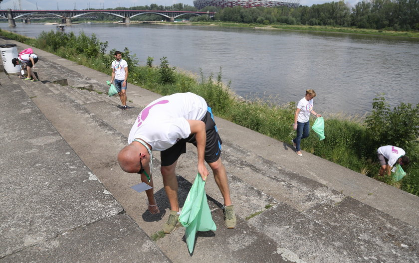 Wolontariusze posprzątali stołeczne bulwary