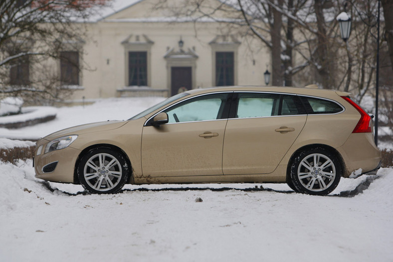 Volvo V60: kombi, ale czy praktyczne?