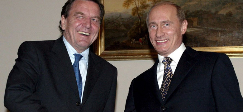 Ludzie Schroedera składają dymisję z powodu jego przyjaźni z Putinem
