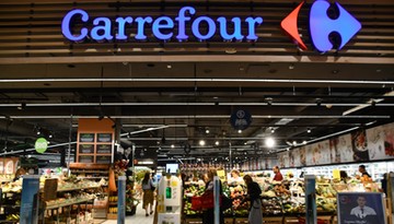 Carrefour wyprzedaje sklepy. Nowy inwestor już na horyzoncie, co ze sklepami w Polsce?