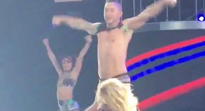 Britney Spears falls at Vegas concert