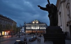 Szefowie instytutów PAN, oprócz pensji, brali liczne dodatki. Szczepienne, toksyczne, lunchowe...