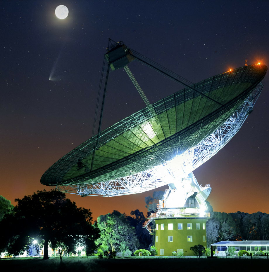 Początkowo uczeni korzystali z australijskiego radioteleskopu Parkes, ale nie byli w stanie odebrać sygnału.