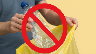 koniec z wyrzucaniem plastikowych butelek do żółtych pojemników. odpadów trzeba będzie pozbyć się