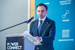 Nowy podatek? Minister finansów komentuje ceny paliw