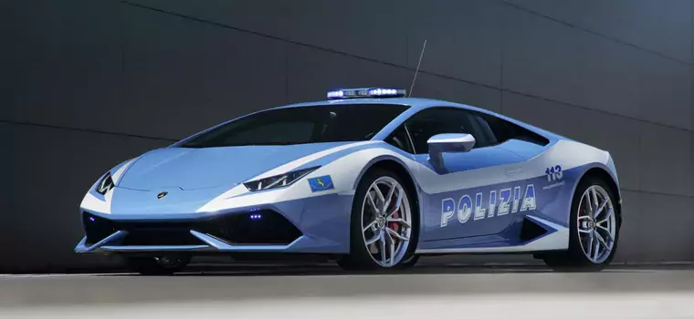 Policyjne Lamborghini ekspresowo przewiozło nerkę do przeszczepu [Wideo]