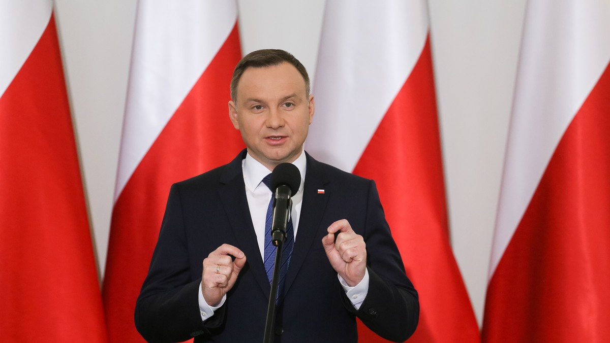 Prezydent Andrzej Duda odznaczył pośmiertnie Olgę Johann Krzyżem Komandorskim Orderu Odrodzenia Polski; dziś podczas uroczystości pogrzebowych na Starych Powązkach odznaczenie odebrał mąż zmarłej Wiesław Johann.