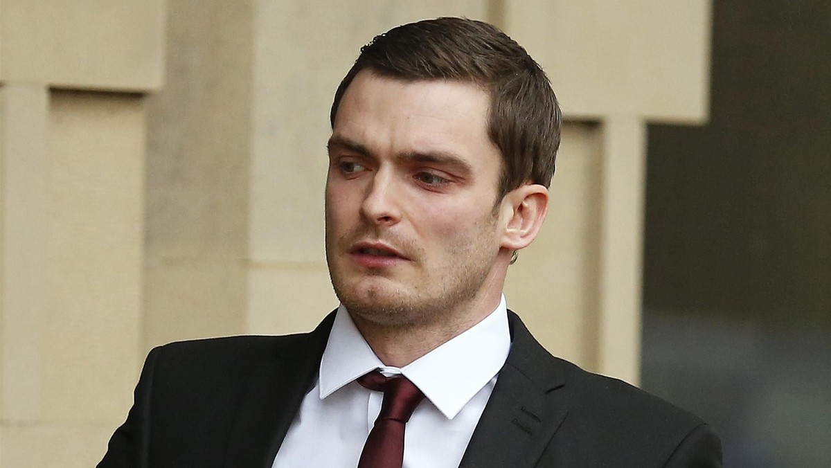 Adam Johnson, były reprezentant Anglii, który kilkanaście dni temu został skazany na sześć lat więzienia za molestowanie 15-letniej fanki, nie chce jeść więziennego jedzenia. Były gracz Sunderlandu ostatnio starał się o pracę w więziennej siłowi, a teraz odmawia przyjmowania posiłków, przez co sporo schudł.