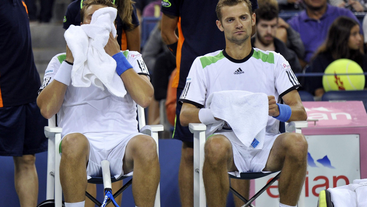 Mariusz Fyrstenberg i Marcin Matkowski zmierzą się z Francuzami Arnaudem Clementem i Edouardem Rogerem-Vasselinem w 1/8 finału turnieju ATP Masters 1000 w paryskiej hali Bercy (pula nagród 2,75 mln euro). Polscy tenisiści są rozstawieni z numerem szóstym.