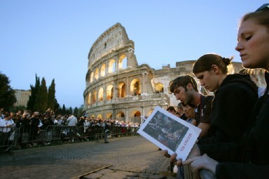 VATICAN-POPE-EASTER-GOOD FRIDAY