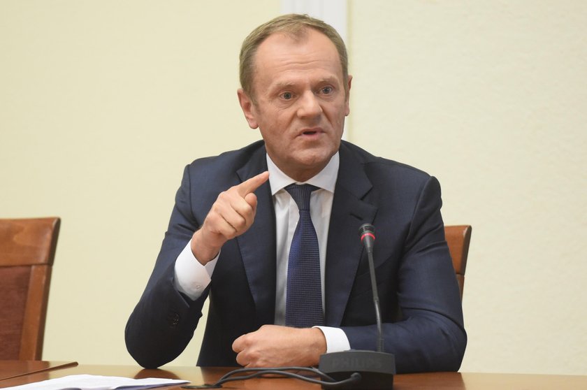 Tusk zagrał na nosie Kaczyńskiemu i Schetynie