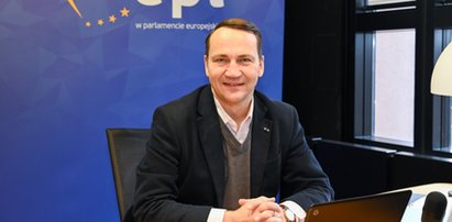 Sikorski zarabia na wykładach bajońskie sumy? Europoseł tłumaczy, jak jest naprawdę