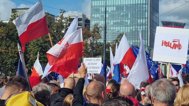 Wiec 4 czerwca w Warszawie. Utrudnienia w ruchu, inaczej pojadą autobusy i tramwaje