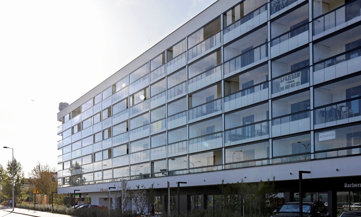 Kupili mieszkania na nowym osiedlu, hałas jest nie do zniesienia. "Najgorzej jak pędzi sportowe auto"