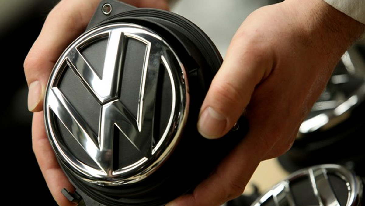 Szef Volkswagena 65-letni Martin Winterkorn został zepchnięty do defensywy. W kraju jego rekordowa pensja wywołuje niechęć, za granicą jego plany ekspansji spotykają się z krytyką. Pomimo kryzysu zbytu w Europie chce je utrzymać — wysokie zarobki zaś już niekoniecznie.