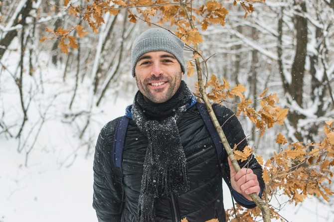 Običaji nalažu da se badnjak seče sa istočne strane