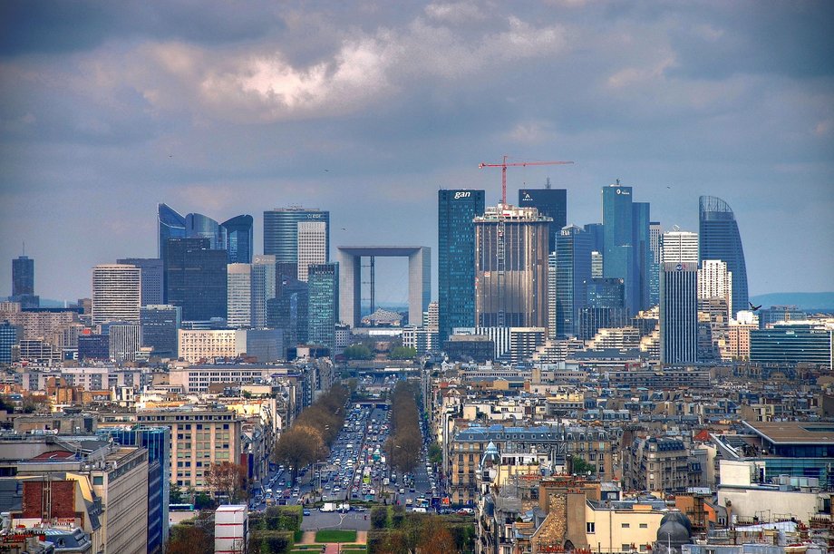 Paryska dzielnica La Defense to przykład miasta bloków