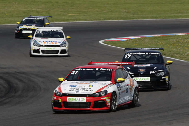 Gładysz na podium drugiej rundy pucharu Scirocco R-Cup