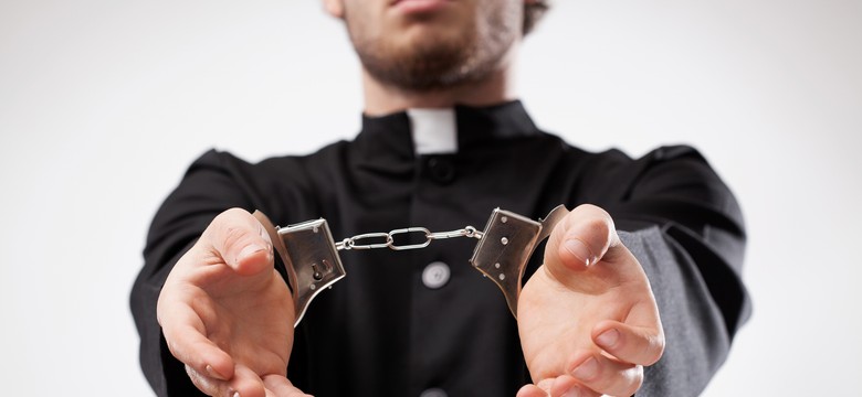Księża w rękach policji. Zarzuty o charakterze seksualnym i gospodarczym