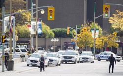 Strzelanina w Ottawie, żołnierz nie żyje. Ilu było zamachowców?