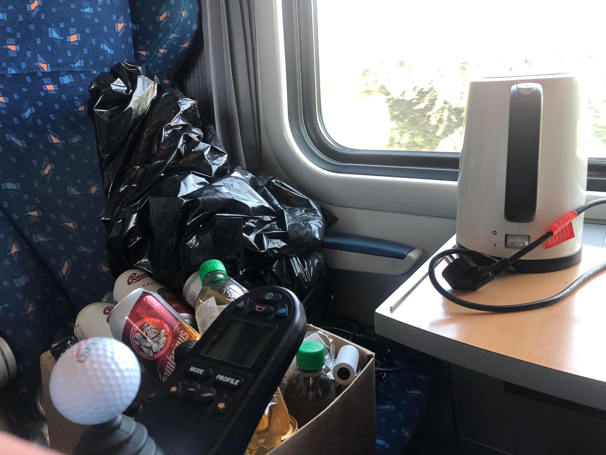 Kupé sa zmenilo na mini bar. 