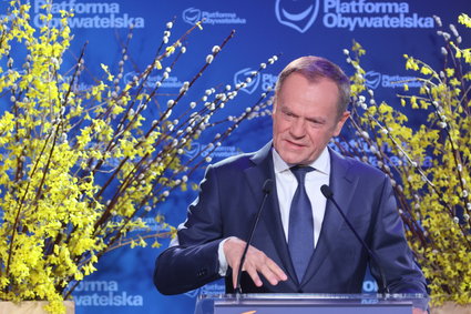 Tusk mówi o walce z inflacją, ekonomistom opadają ręce