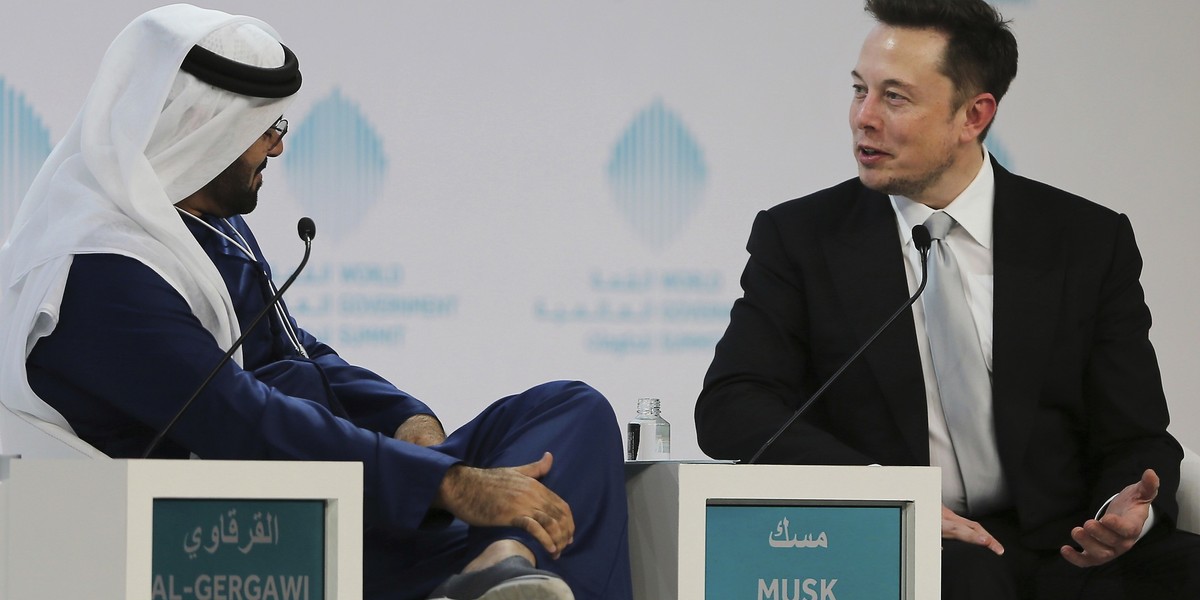 Elon Musk podczas World Government Summit w Dubaju 