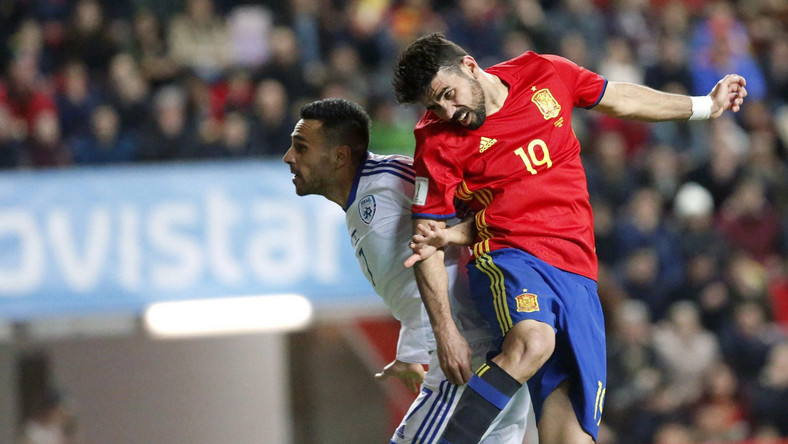 Napastnik reprezentacji Hiszpanii Diego Costa podziękował selekcjonerowi Julenowi Lopeteguiemu za zaufanie jakim go obdarzył. Teraz urodzony w Brazylii snajper Chelsea "czuje się jak w domu" w kadrze i odpłaca strzelonymi golami.