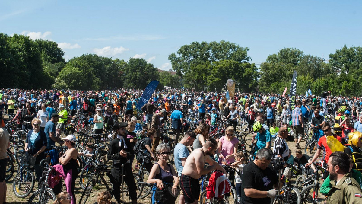 W 22. Wielkim Przejeździe Rowerowym uczestniczyło tysiące cyklistów. Peletony, które wyruszyły rano z kilkunastu miejscowości w regionie, spotkały się wczesnym popołudniem w Gdańsku, by razem przejechać do parku Sopockie Błonia na finałowy piknik.