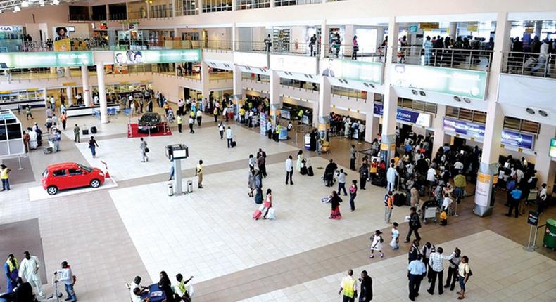 Aviation unions protest alleged arrest of members at Lagos airport [saharareporters]