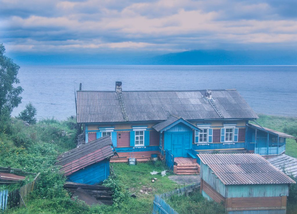 Jeden z domów nad jeziorem Bajkał
