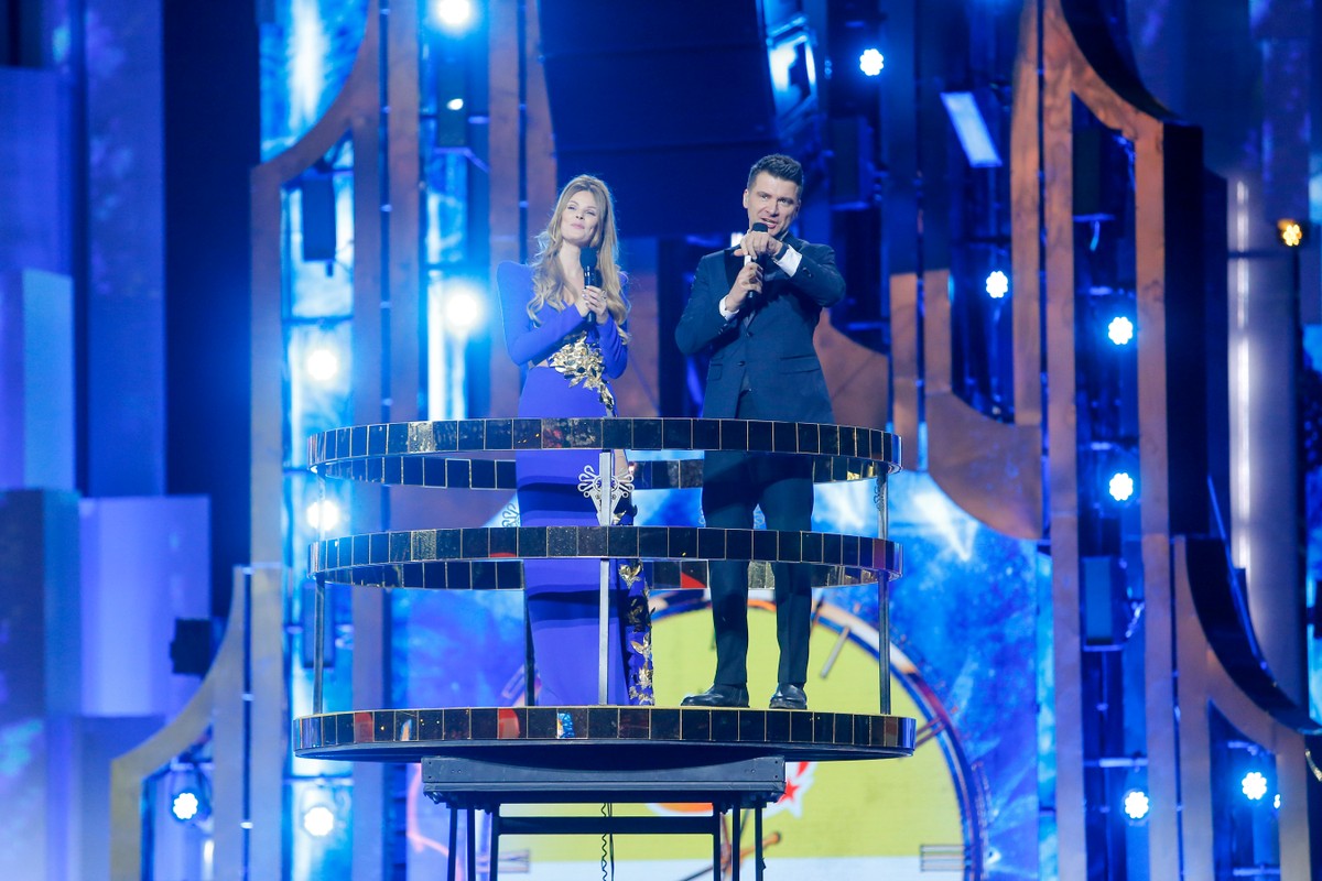 Sylwester marzeĹ„ z DwĂłjkÄ… 2022, widowisko, Polska 2022, reĹĽ. MikoĹ‚aj Dobrowolski, scena z: MaĹ‚gorzata Tomaszewska, Tomasz Kammel, SK:, , fot. Podlewski/AKPA